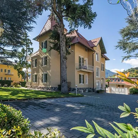 Guest house Tell And *