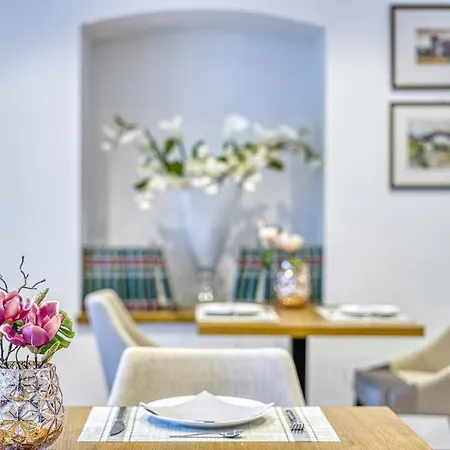 Tell And Guest house *