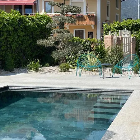 Tell And Guest house *